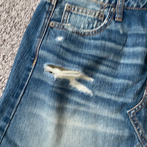 ❤️Sold❤️ AE Distressed Denim Skirt ❤️ - Picture 2 of 8